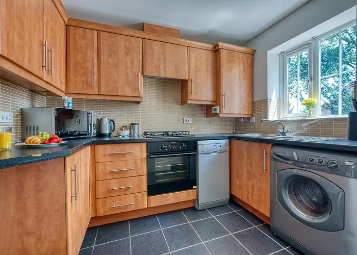 Nec Exhibitor Home, Stay Near Birmingham Airport