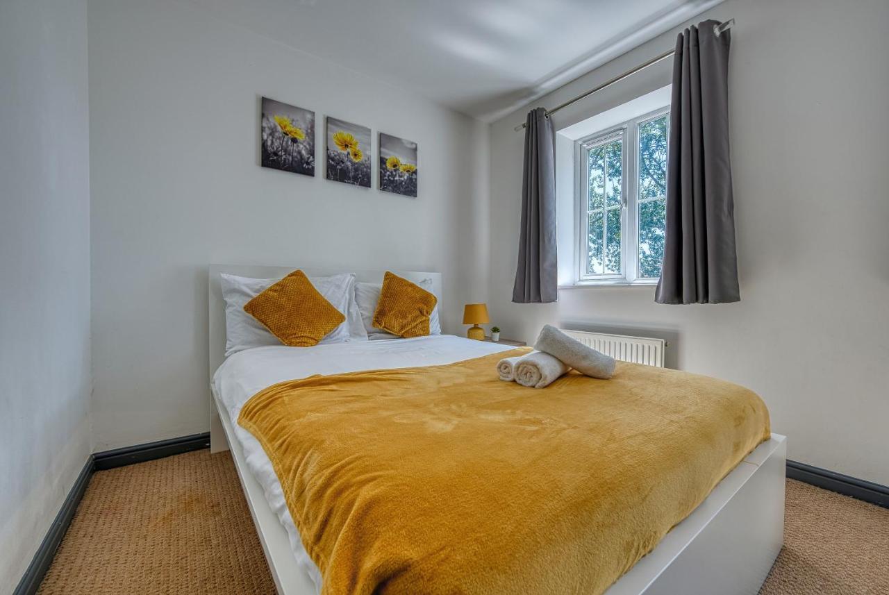 Nec Exhibitor Home, Near Airport Apartment *
