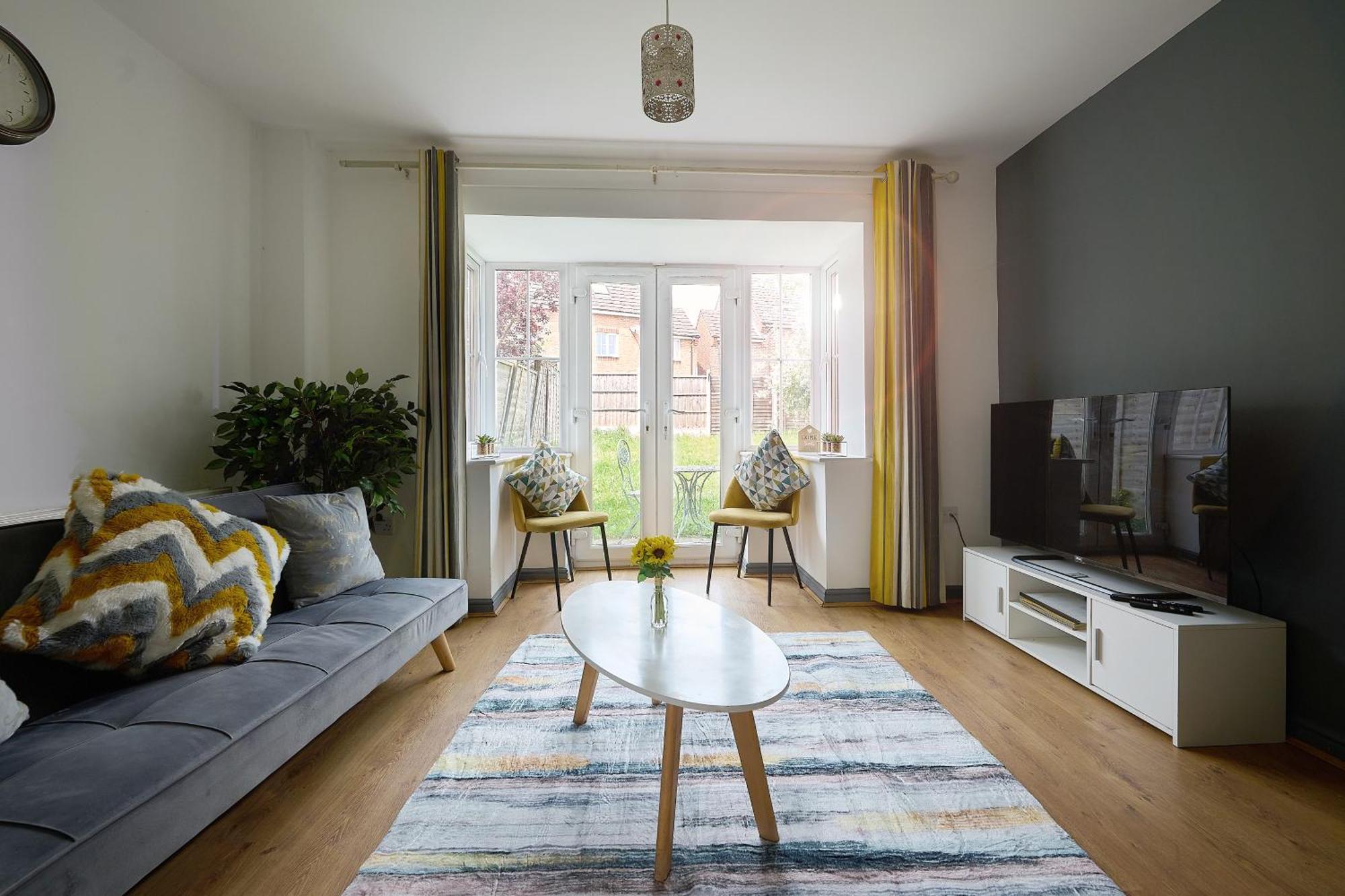 Apartment Nec Exhibitor Home, Near Airport *