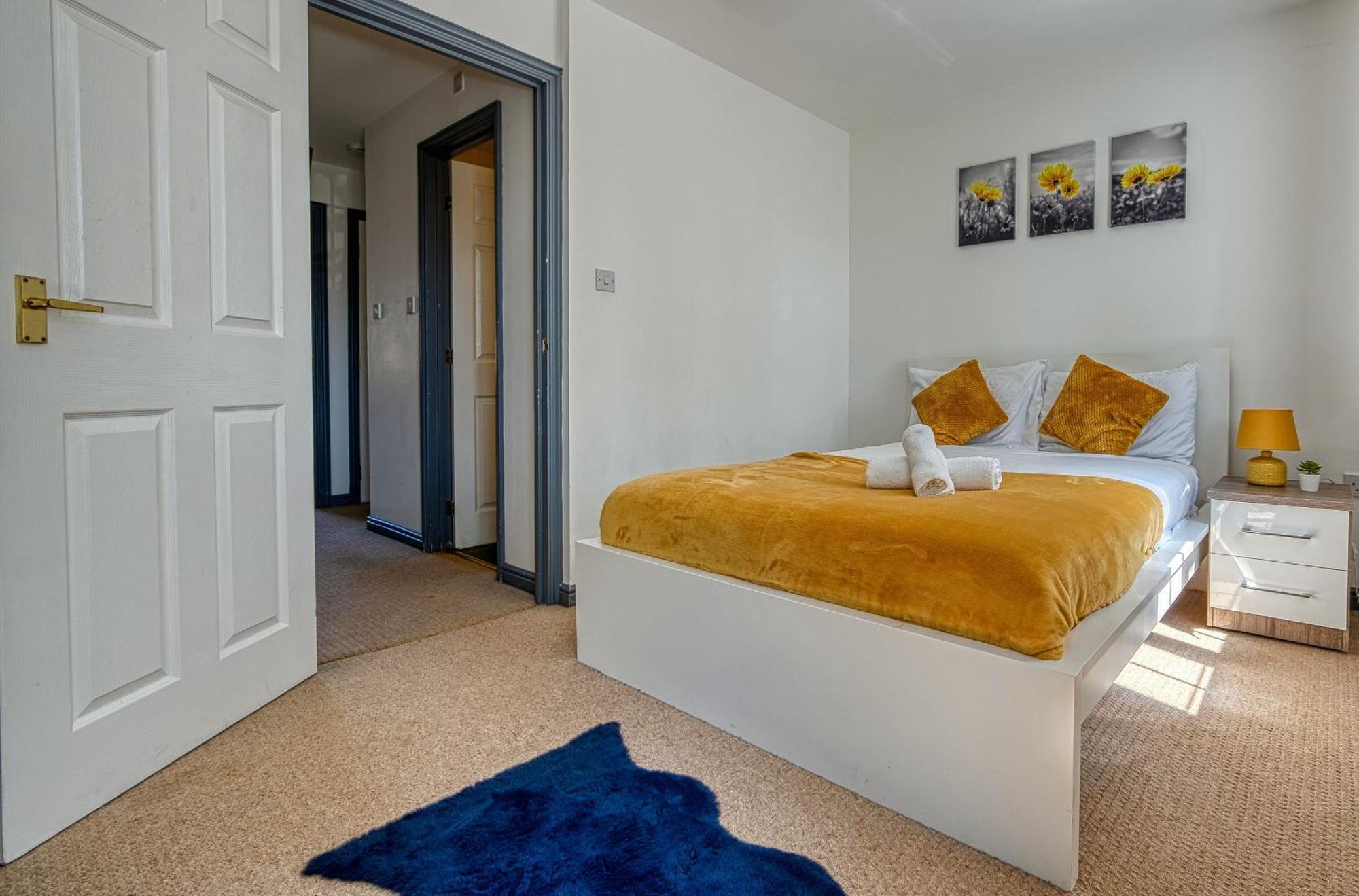 Apartment Nec Exhibitor Home, Near Airport *