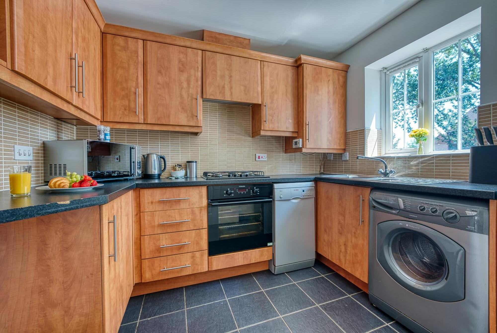 Nec Exhibitor Home, Near Airport Apartment